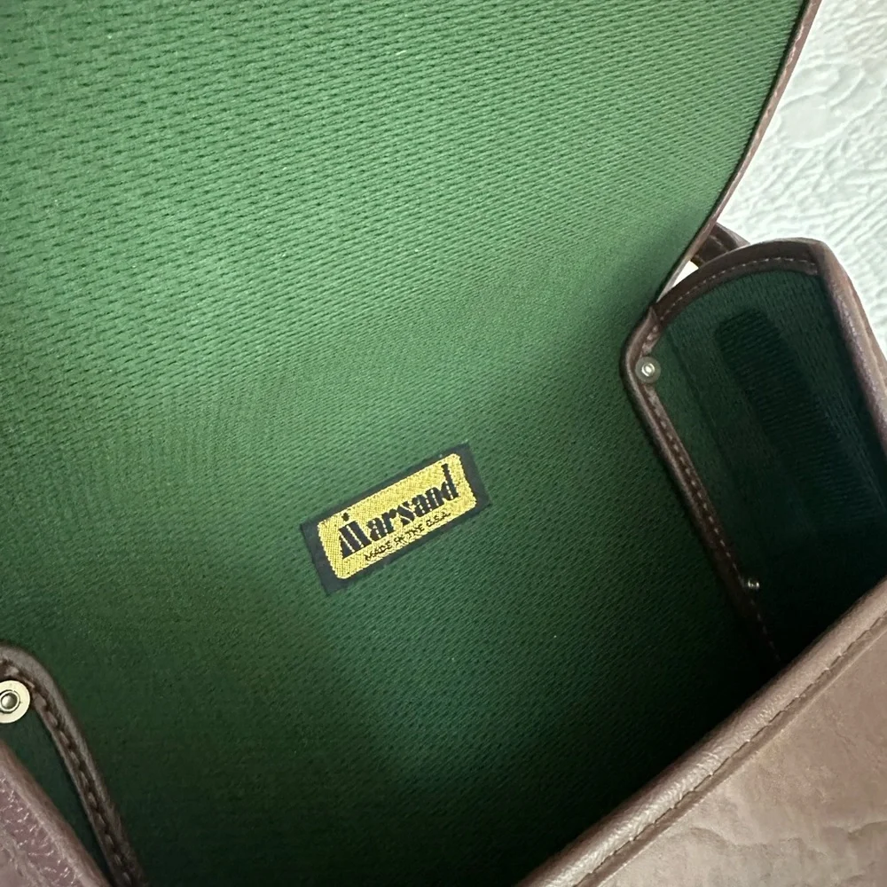 Hard Case For Detectives - Picture 3 of 11